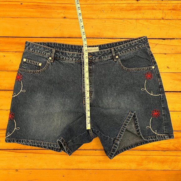 Faded Glory Embroidered Denim Jean Shorts, Size 18 - Picture 7 of 7